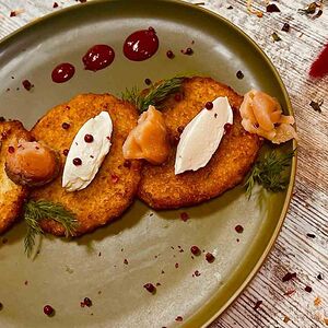 Драники с семгой и творожным сыром