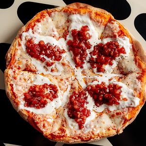 Римская пицца Страчателла с томатами