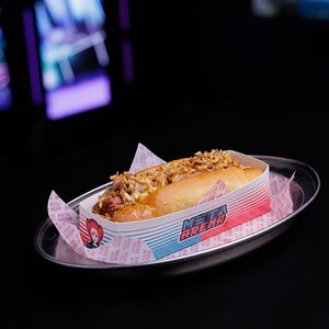 Хот-дог со свиной колбаской 