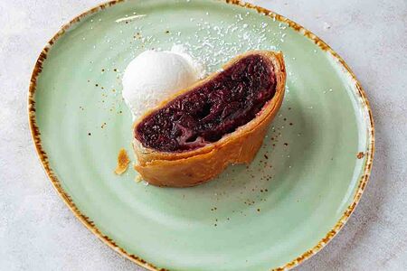 Вишневый штрудель