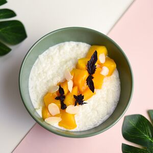 Рисовая молочная каша с манго