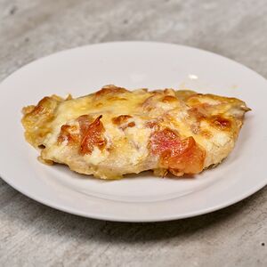 Отбивная куриная с томатом и сыром