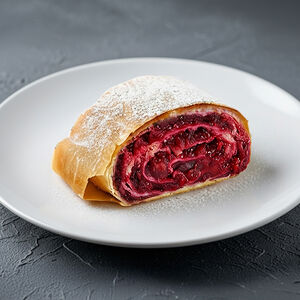 Штрудель с вишней