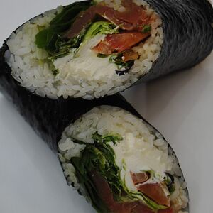 Суширритто с соленым лососем