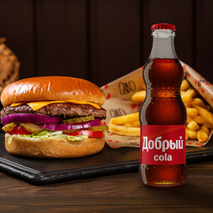 Fridays Чизбургер и Добрый кола 0,25 л