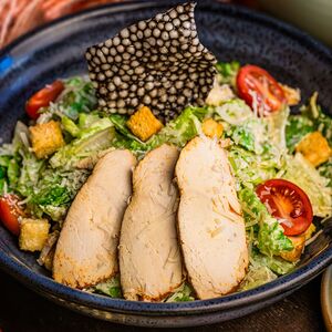 Салат Цезарь с куриным филе