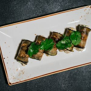 Рулетики из баклажан