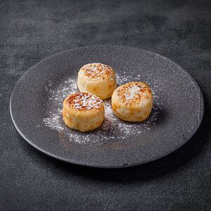 Сырники с соусом