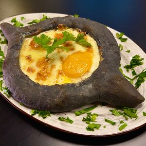Черное хачапури по-аджарски