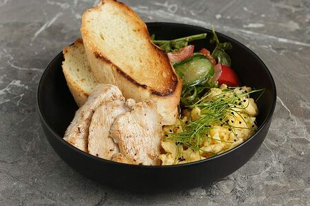 Сборный завтрак с курицей