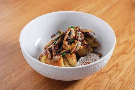 Картофель, грибы, оливки и крем - фета