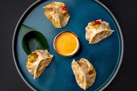 Гедза с цыпленком Баффало