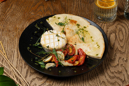 Запеченный камамбер