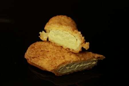 Эклер Фисташковый