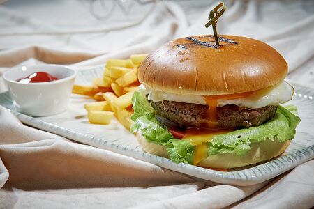 Большой бургер