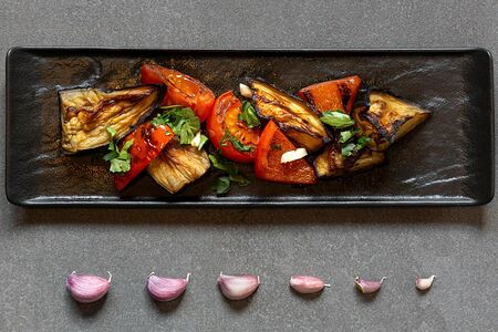 Салат Теплый из баклажанов