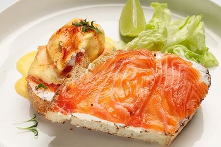 Тост с лососем