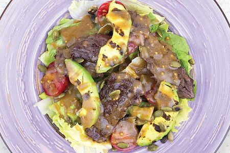 Стейк салат из мраморной говядины