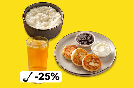 Завтрак с сырниками и кашей