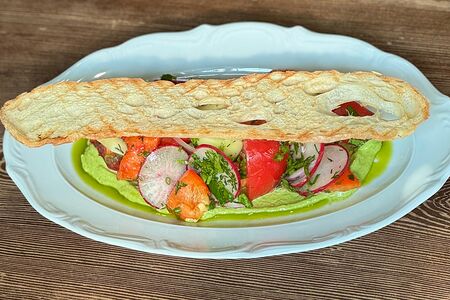 Сезонные овощи с соусом из анчоусов