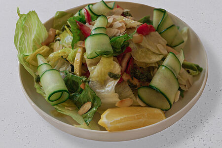 Теплый салат с курицей