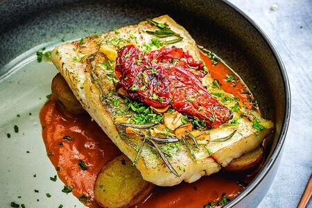 Судак с молодым картофелем