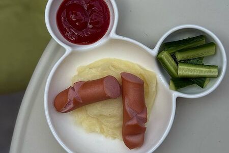 Картофельное пюре с молочной сосиской