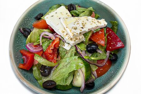 Салат греческий с сыром фета