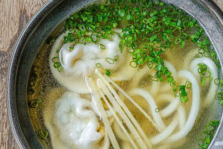 Куриный суп с пельменями и лапшой