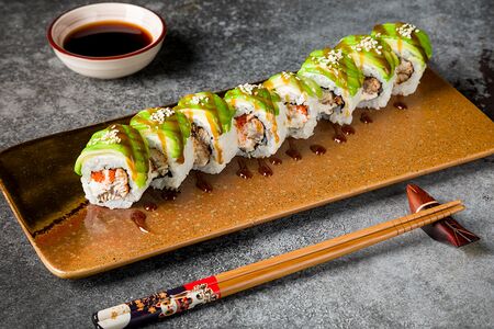 Ролл Зеленый дракон