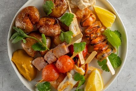 Мини-шашлычки из морепродуктов