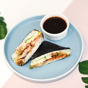 Суши-сэндвич с угрём