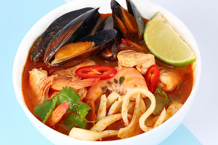 Том-ям с морепродуктами