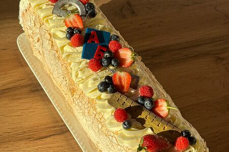 Меренговый рулет Звонок на ура