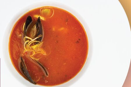 Томатный суп с морепродуктами