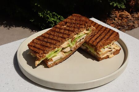 Сэндвич с курицей терияки