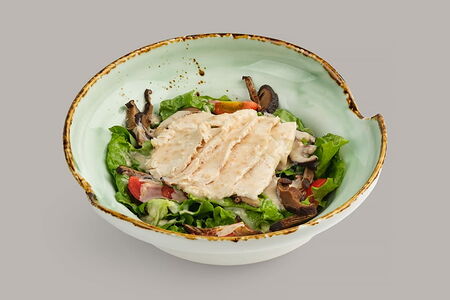 Салат с курицей и ореховым соусом