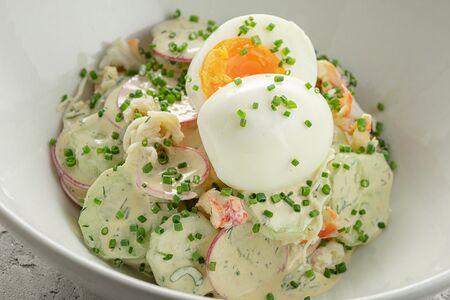 Салат дачный с камчатским крабом 