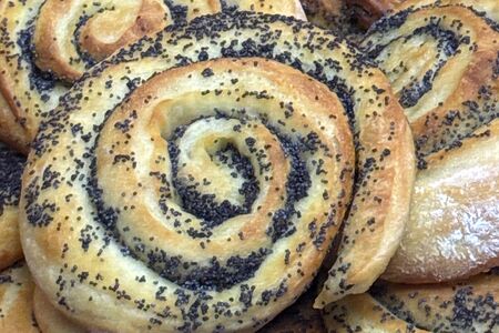 Булочка с маком