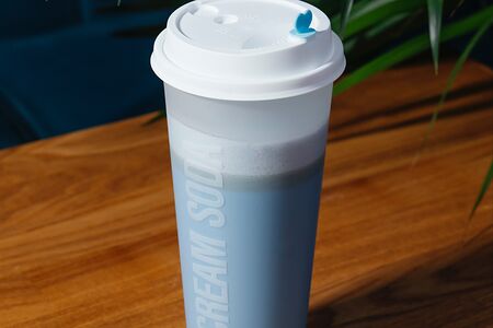 Матча голубая с ежевикой