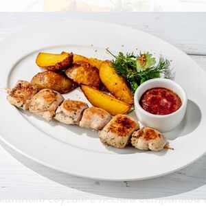 Шашлык из курицы с картофелем на гриле