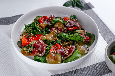 Салат с ростбифом