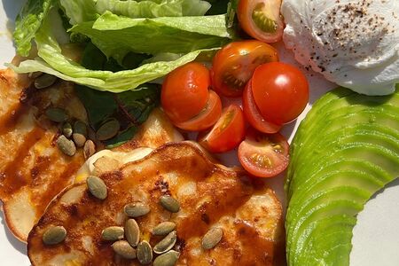 Чили-панкейки с яйцом пашот