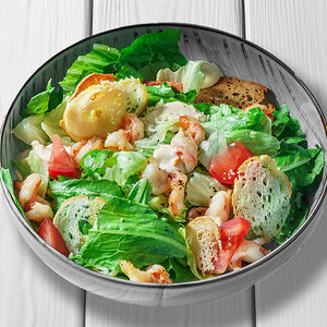 Салат Цезарь с тигровыми креветками