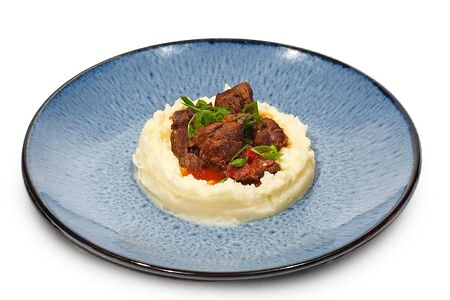 Телячьи щечки с картофельным пюре