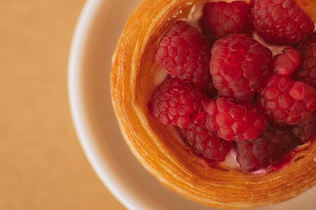 Даниш с малиной