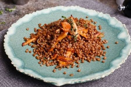 Греча с лисичками 