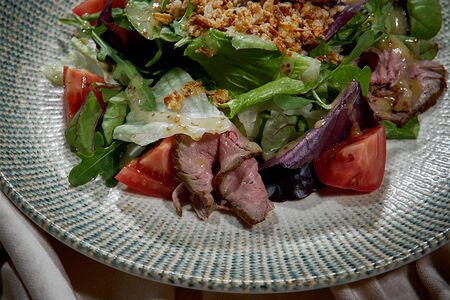 Cалат с ростбифом