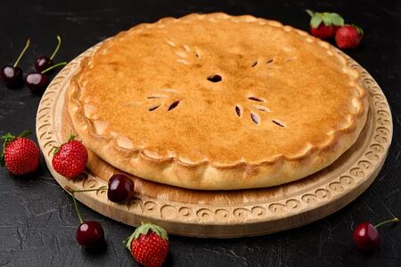 Осетинский пирог Летнее ягодное ассорти