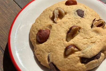 Кукис с шоколадом и фундуком 